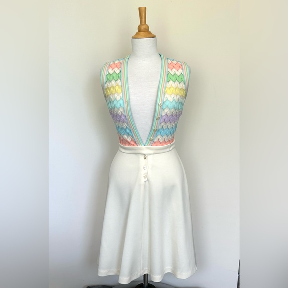 Fabulous 70s Vintage Sleeveless V-Neck Sundress! Fits like an XS - by Bleeker St - Picture 4 of 15